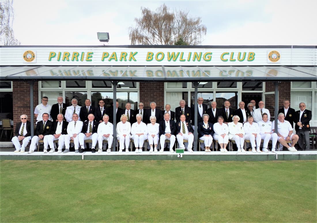 Bowlers on the green at Pirrie Park